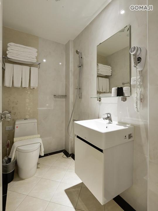 Top Bay B&B Donggang Bagian luar foto