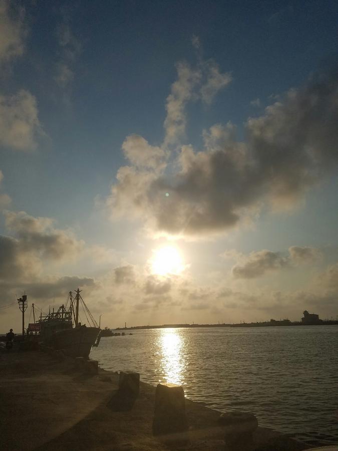 Top Bay B&B Donggang Bagian luar foto
