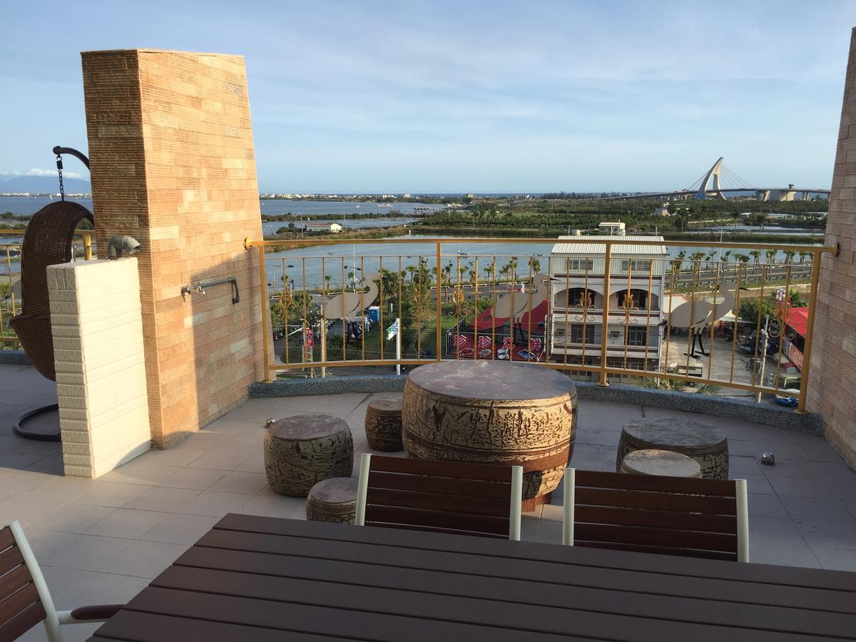 Top Bay B&B Donggang Bagian luar foto